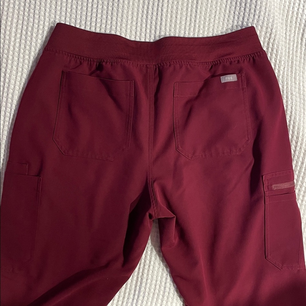 Figs Women's Burgundy Straight leg Scrub Pants Size L Tall - Picture 3 of 4